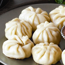 Momos